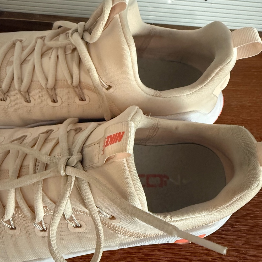 Nike Metcon 6 Beige Coral Trainers (Women’s) - Picture 4 of 12